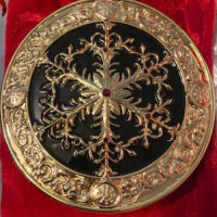 Buckle- Snowflake Gold with Red